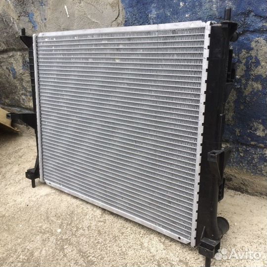 Продаю радиатор nissan note