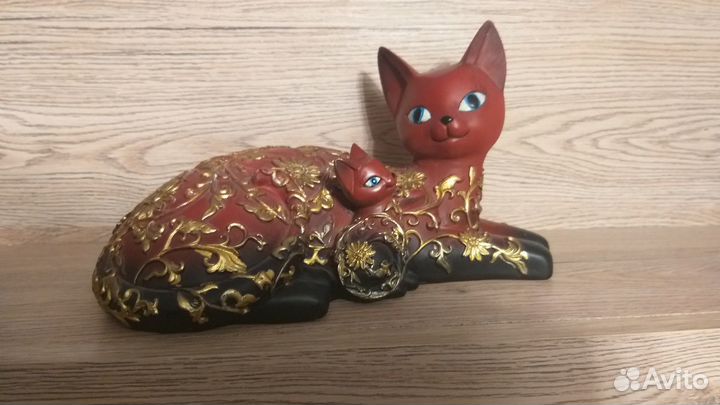 Кошка с котенком