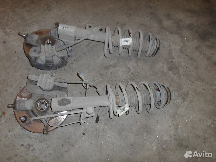 Peugeot 307 стойка амортизатора,кулак,суппорт