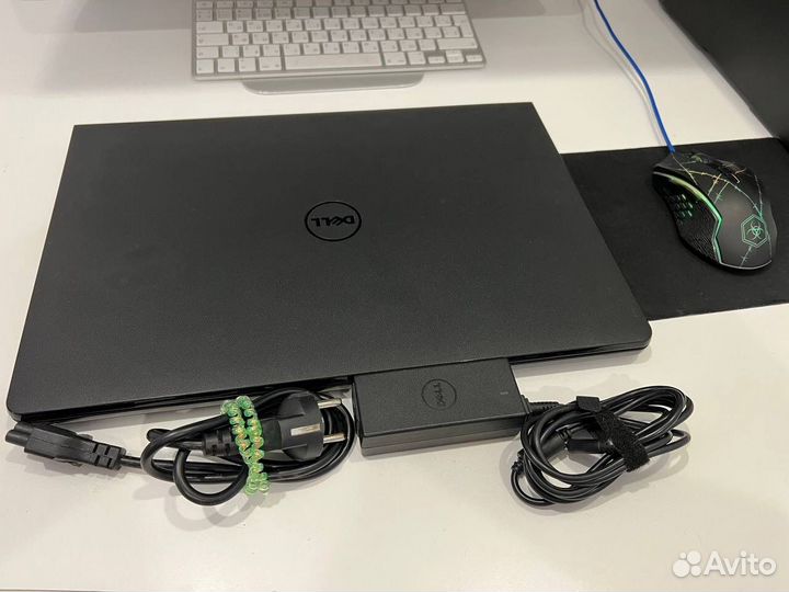 Ноутбук DeLL Inspiron 15