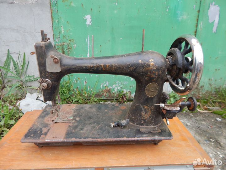 Швейная машинка пфафф