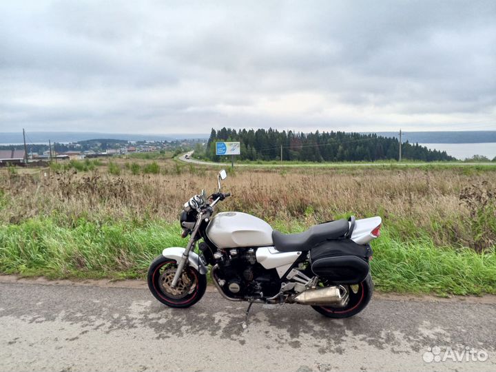 Yamaha XJR 1200