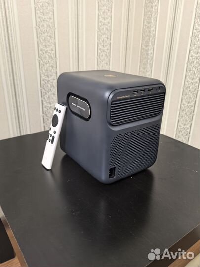 Проектор wando mozart 1 в чёрном корпусе