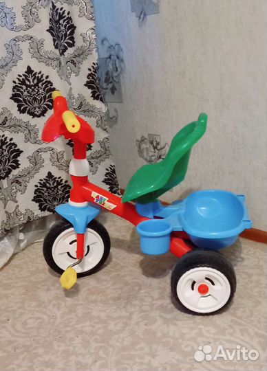 Трехколесный велосипед