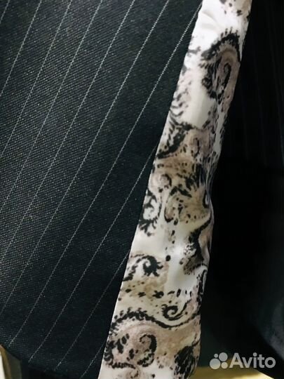 Костюм черный в полоску