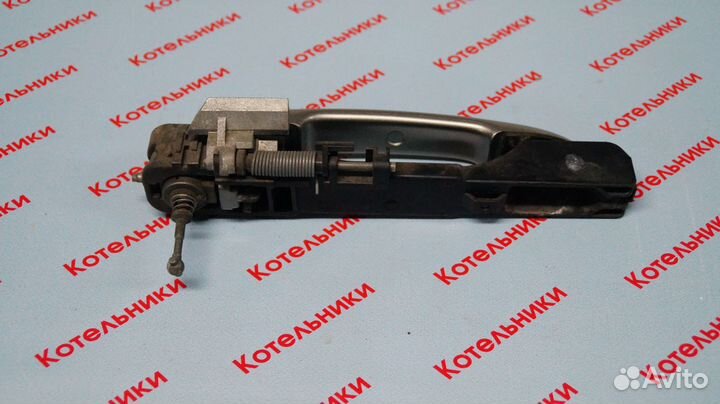 Nissan 80611-AV60A Ручка передняя левая