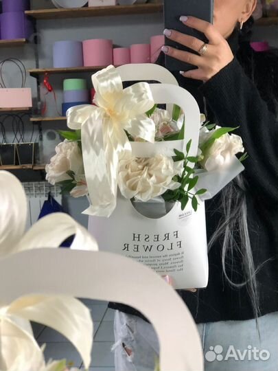 Стильная композиция с пионовидной розой