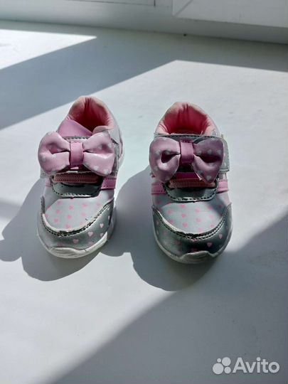Кроссовки для девочки