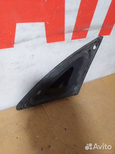 Форточка двери задняя левая Nissan Almera