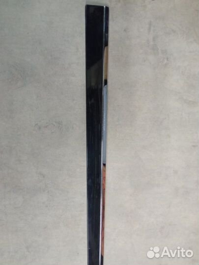 Молдинг двери передний правый Mercedes-Benz