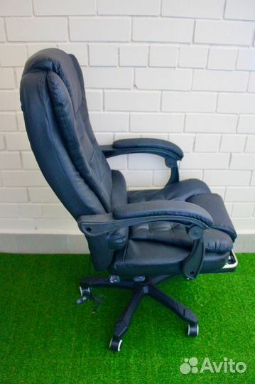 Компьютерное кресло руководителя