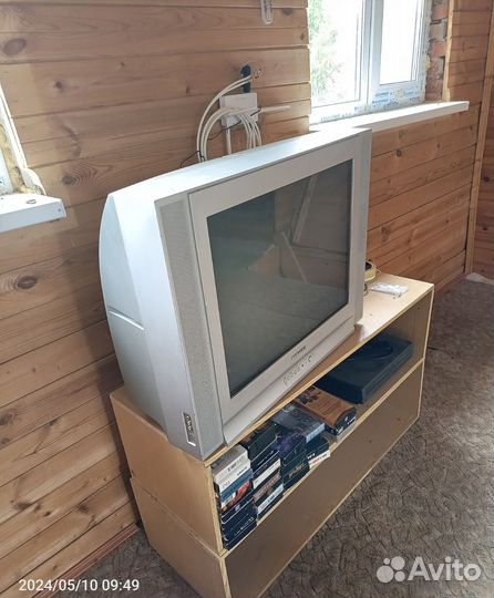 Телевизор Самсунг 27