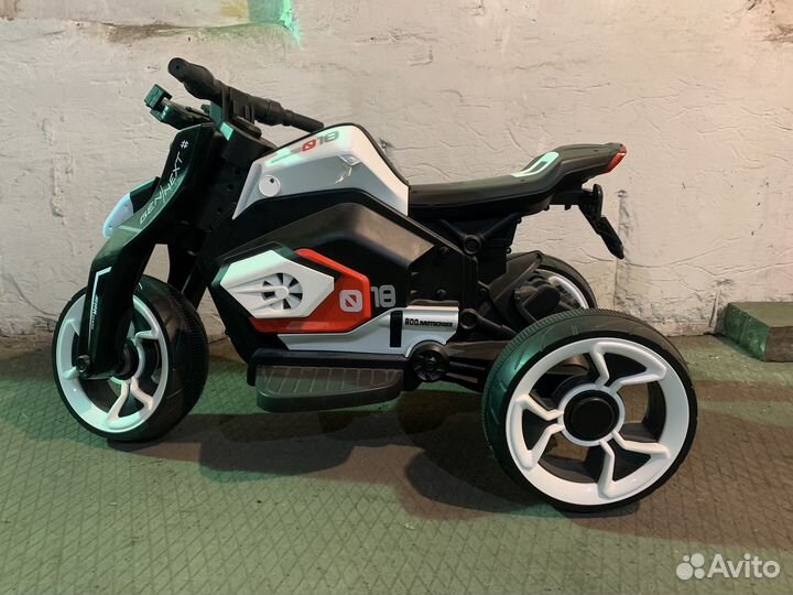 Детский электромобиль