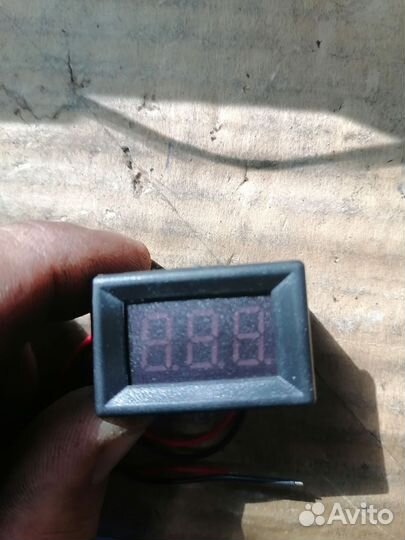 Цифровой вольтметр для автомобиля