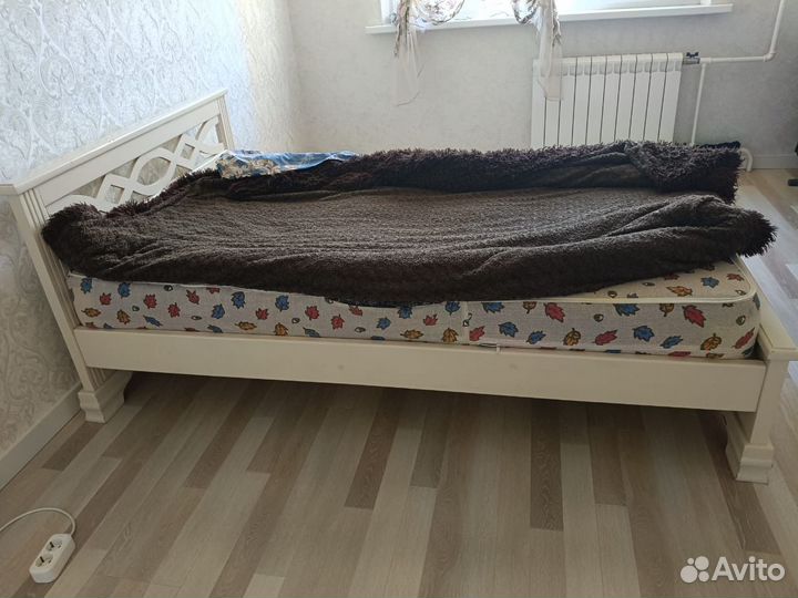 Кровать односпальная с матрасом бу