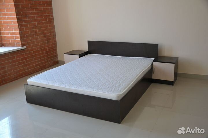 Кровать с матрасом