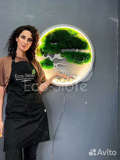 Древо из мха с подсветкой