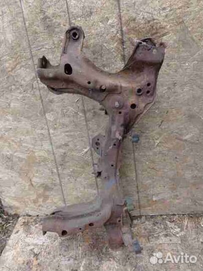 Подрамник Mazda 323 BA