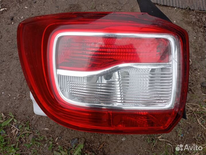 Фонарь задний левый на renault logan 2
