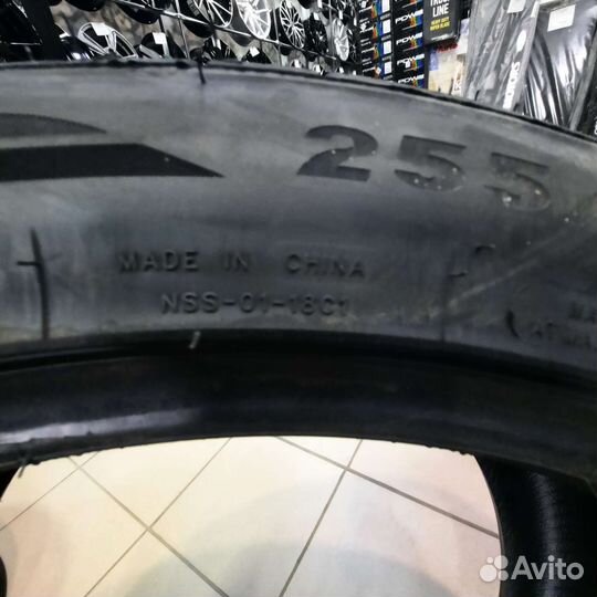 Tracmax X-Privilo TX3 255/40 R19 100Y