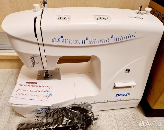 Швейная машина новая на 35 строчек с оверлочной