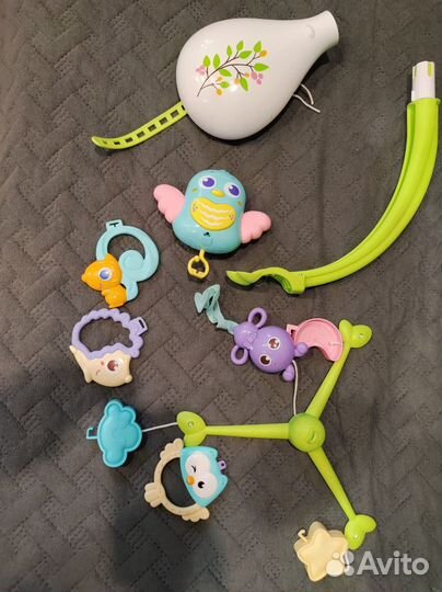 Мобиль на кроватку с игрушками