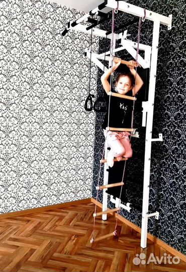 Шведская стенка с турником, брусьями и скамьей