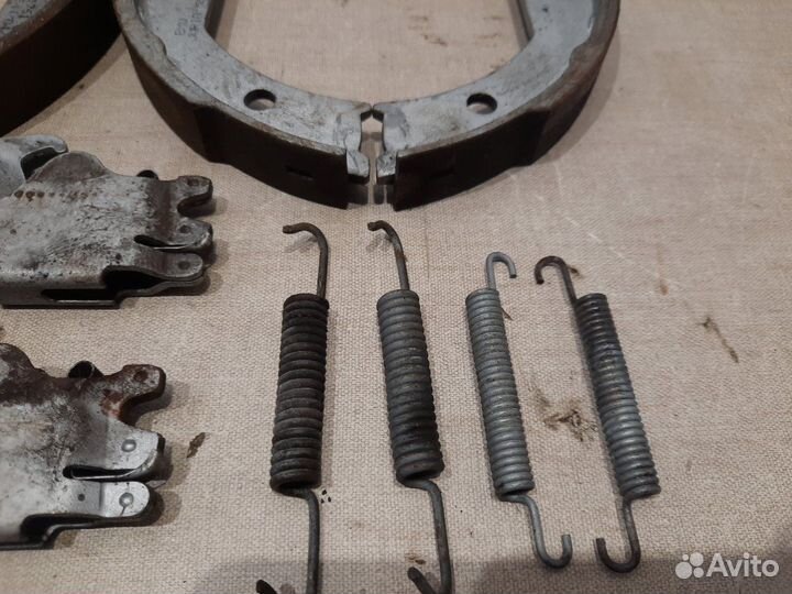 Колодки стояночного тормоза Bmw X1 E84 N46B20BD