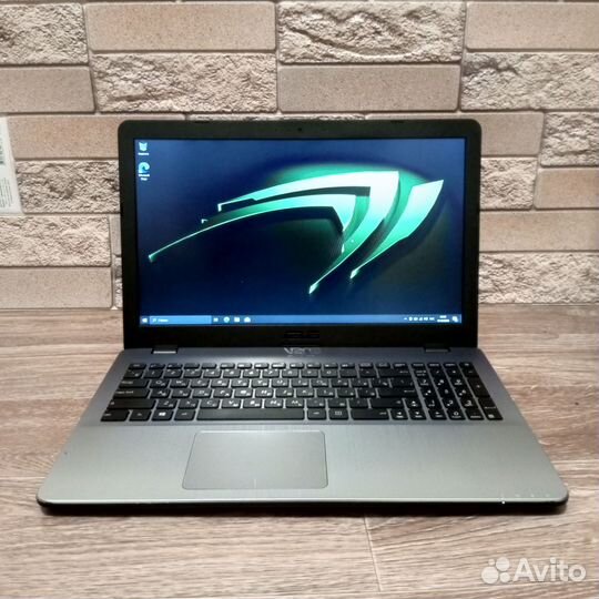 Игровой ноутбук asus i3-7100U/8gb/nvidia 940MX