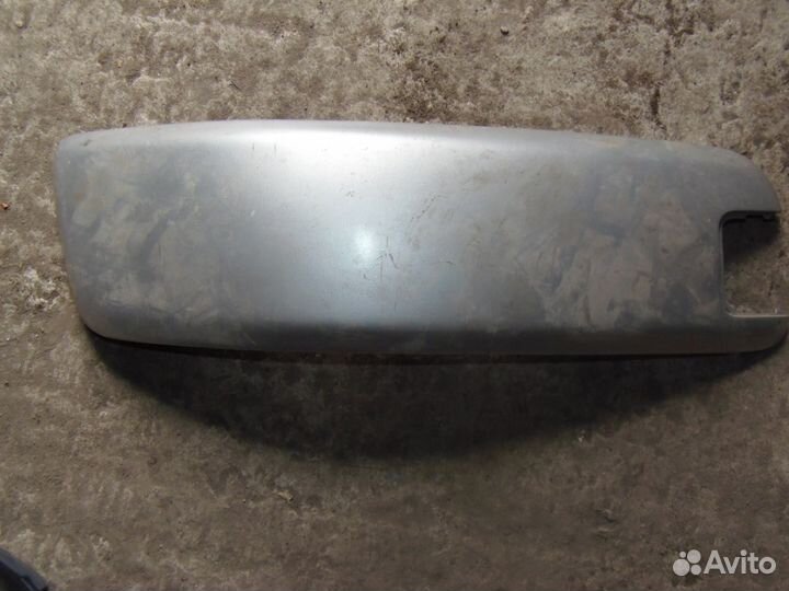 Ласта переднего бампера Toyota Suced