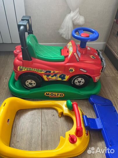 Машинка каталка с ручкой