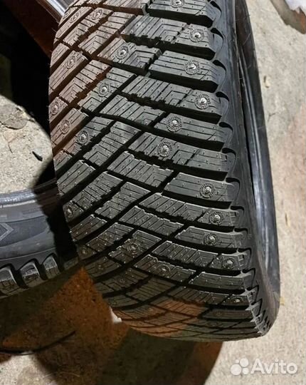 Goodyear Ultragrip Ice Arctic 225/55 R16