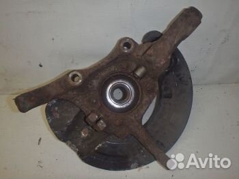 Кулак передний правый