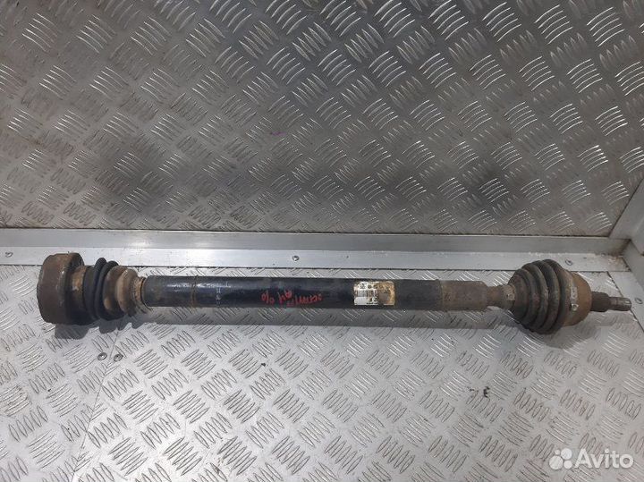 Вал приводной передний правый Skoda Octavia A4 1U2