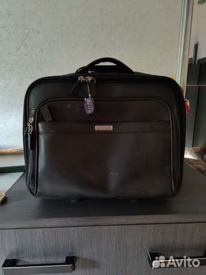 Мужской кожаный чемодан