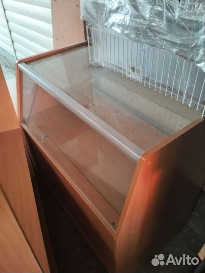 Витрина лдсп со стеклом