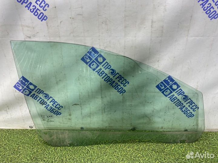 Стекло двери переднее правое Ford Focus 2 хэтчбек