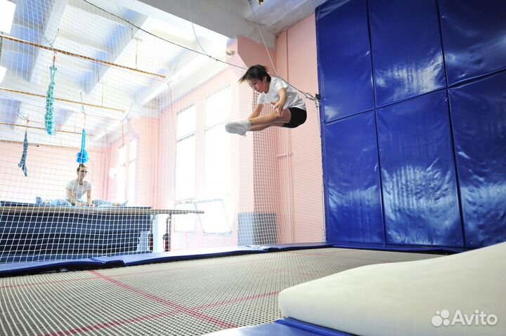 Занятия прыжками на батуте для детей и взрослых в
