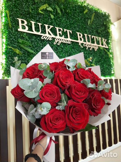 Доставка цветов. Букет из красных роз Эквадор