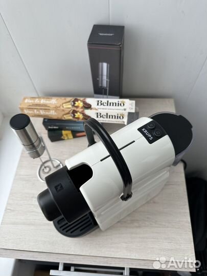 Капсульная кофемашина nespresso c40