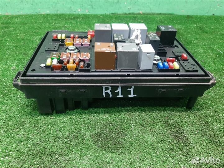 Блок предохранителей моторный Opel Zafira C 2014