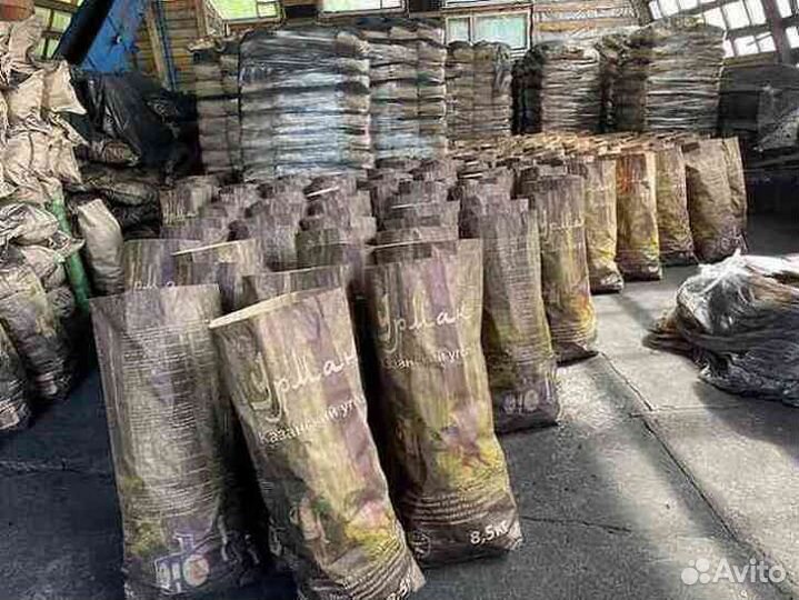 Березовый уголь в мешках