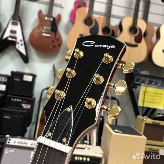 Гитара полуакустическая