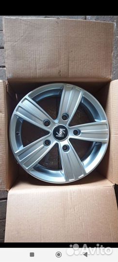 Диск литой на ниву р15