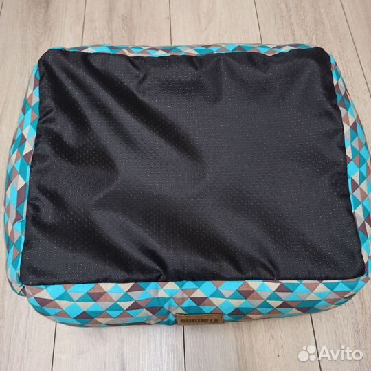 Лежанка для кошки