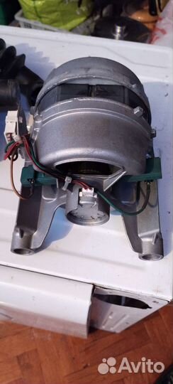 Запчасти стиралки Ariston AVL95