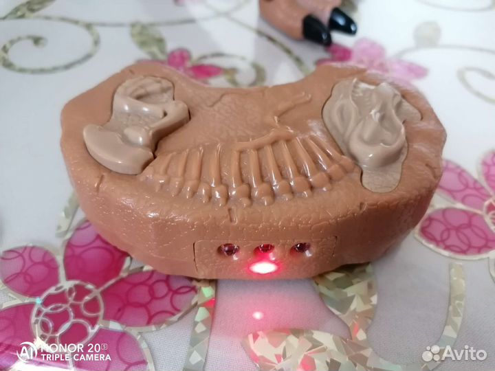 Тиранозавр Рекс с пультом