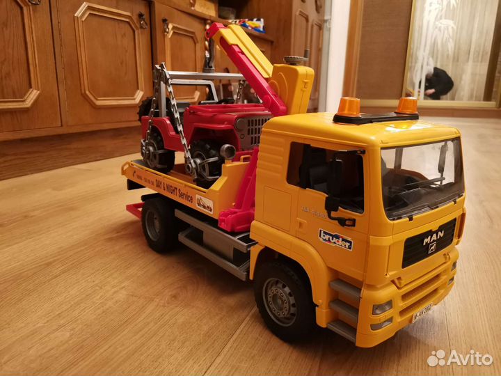 Эвакуатор Bruder