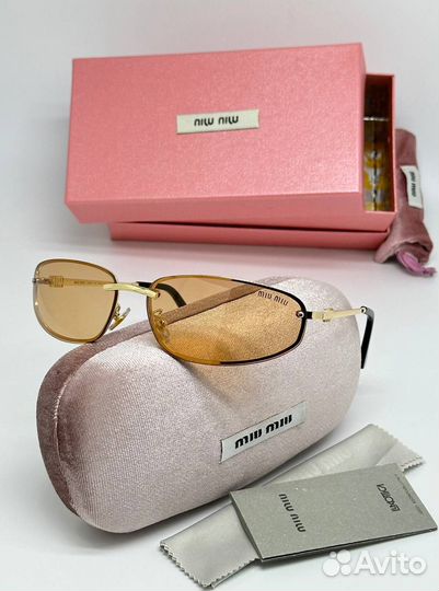Солнцезащитные очки miu miu