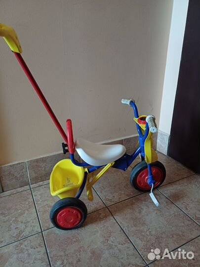 Трехколесный велосипед
